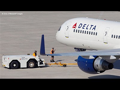 Two Delta planes collide at Boston s airport | BahVideo.com