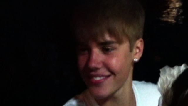 Justin Bieber Crashes a Wedding | BahVideo.com