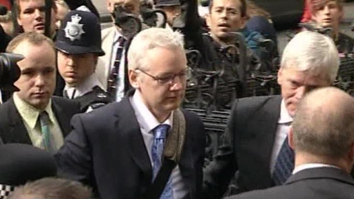 Wikileaks amp 039 Assange arrives at court | BahVideo.com