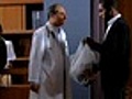 Andr recebe as coisas de Greg rio no hospital | BahVideo.com