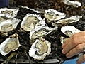 Comment bien ouvrir des huîtres | BahVideo.com