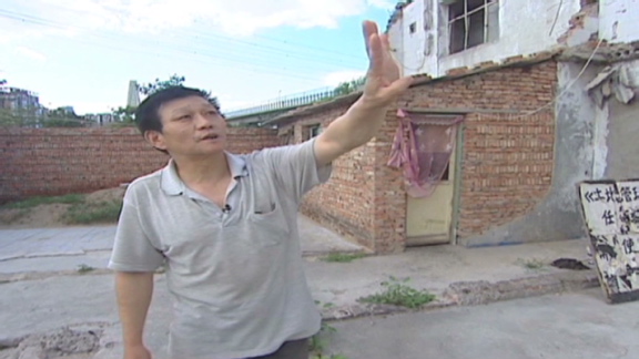 One man fights China s building boom | BahVideo.com