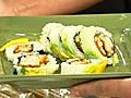 Prepara unos rollitos de sushi latinos | BahVideo.com