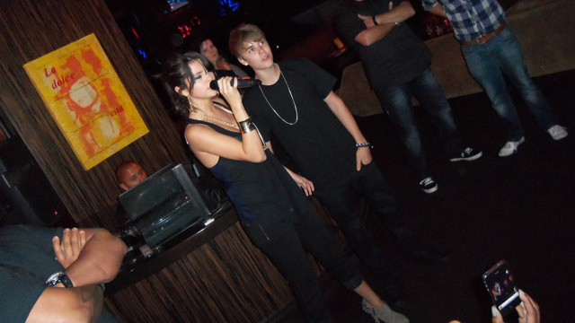 Bieber amp Selena amp 8212 The Kissy  | BahVideo.com