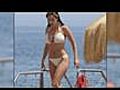Kelly Brook Shows Off Amazing Bikini Body | BahVideo.com
