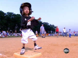 Pint-Sized Boy s Big Baseball Dream | BahVideo.com