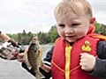 VIRAL VID Boy catches first fish | BahVideo.com