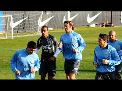 Uruguai treina para enfrentar Argentina | BahVideo.com