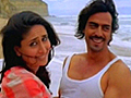 We Are Family Kareena Arjun get romantic | BahVideo.com