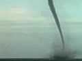 Giant waterspout seen spinning off Hawaii | BahVideo.com
