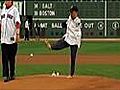 Armless Man Throws Out First Pitch at Fenway Park | BahVideo.com