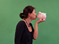 Kissing piggy bank | BahVideo.com