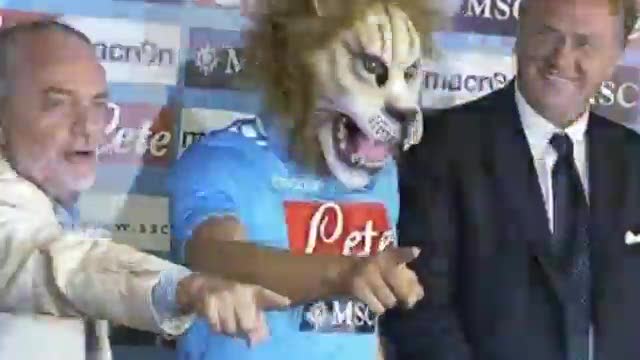 Napoli arriva il leone Inler | BahVideo.com