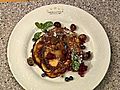 Dessert: Eierpfannkuchen mit Waldbeeren | BahVideo.com