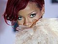 Fire forces Rihanna off stage | BahVideo.com