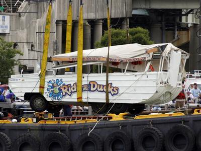 Tug pilot to plead guilty in Pa duck boat crash | BahVideo.com