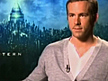 Video Ryan Reynolds suits up for Green Lantern  | BahVideo.com