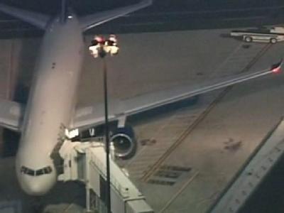 Planes Collide On Taxiway At Logan | BahVideo.com