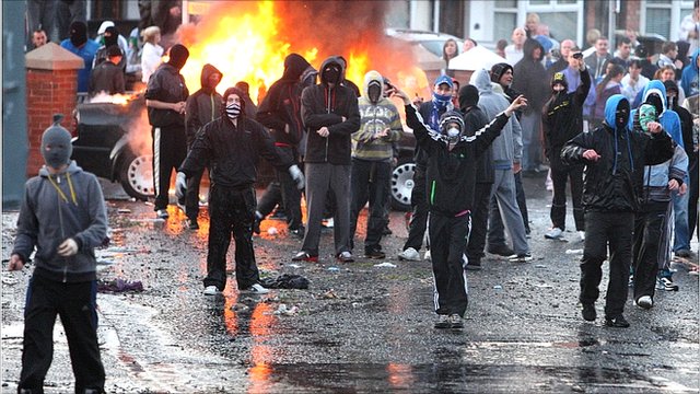 Riots in NI - Belfast efforts to stop trouble | BahVideo.com