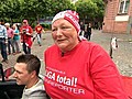 Mainz 05-Fanreporterin Ingrid total von den Socken | BahVideo.com