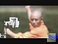 monge lanza una aguja y a traviesa un vidrio | BahVideo.com