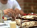 How To Eat Crabs | BahVideo.com