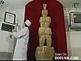 estatua de un millon de muelas y dientas | BahVideo.com