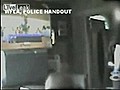 Baskın yapan polisler Wii oynuyor | BahVideo.com