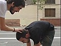 el casi se mata y su amigo se queda aplastado por un bus  | BahVideo.com