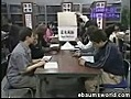 humor japones con un negro en la biblioteca | BahVideo.com