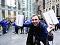 Apple s iPad 2 hits stores in US | BahVideo.com