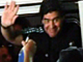 Bagno di folla per Maradona in Sudafrica | BahVideo.com