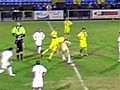 Fu baller berw ltigt Flitzer - und sieht rot  | BahVideo.com