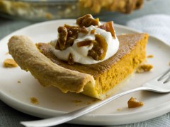 Homemade Pumpkin Pie with Caramelized Walnuts | BahVideo.com