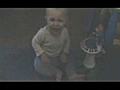 Kendi gazindan korkan bebek  | BahVideo.com