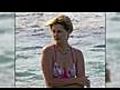 Mischa Barton Looks Great on the Beach in Hawaii | BahVideo.com