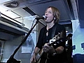 Keith Urban performs on a train | BahVideo.com