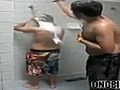 Dr le de blague sous la douche  | BahVideo.com