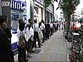 Hundreds queue for the iPhone 4 in Tokyo | BahVideo.com