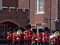 Buckingham Palace Guards | BahVideo.com