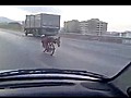 Gars fou en scooter  | BahVideo.com