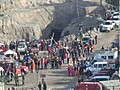 Las familias de los mineros atrapados en Chile  | BahVideo.com