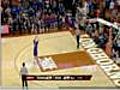 Giocatore di basket liscia il rigore - comico  | BahVideo.com