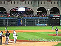 Baseball Un streaker met la pagaille | BahVideo.com