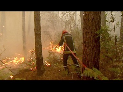 Lacanau 300 hectares en fum e | BahVideo.com