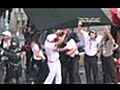 Dan Wheldon Wins the Indy 500 | BahVideo.com