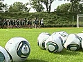 Schiedsrichterin zwischen M nner- und Frauen-Fu ball | BahVideo.com