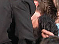 Robert Pattinson Sucks Face with Taylor Lautner | BahVideo.com
