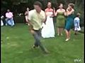 Fail dance honteuse a un mariage | BahVideo.com