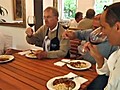 Das gro e Essen - wenn M nner feiern | BahVideo.com
